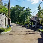 Larasmita Cisitu by Zenrra House