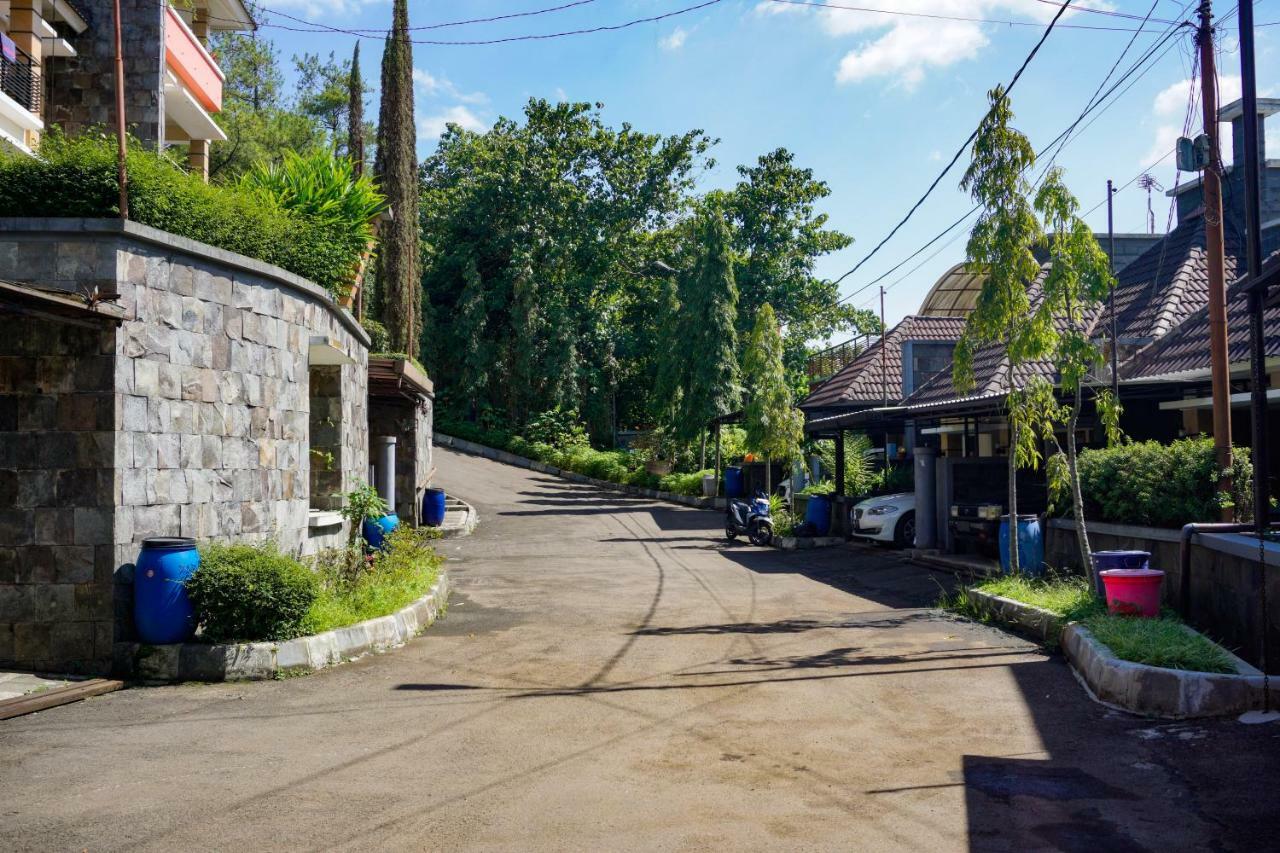 Larasmita Cisitu By Zenrra House Rumah liburan Bandung