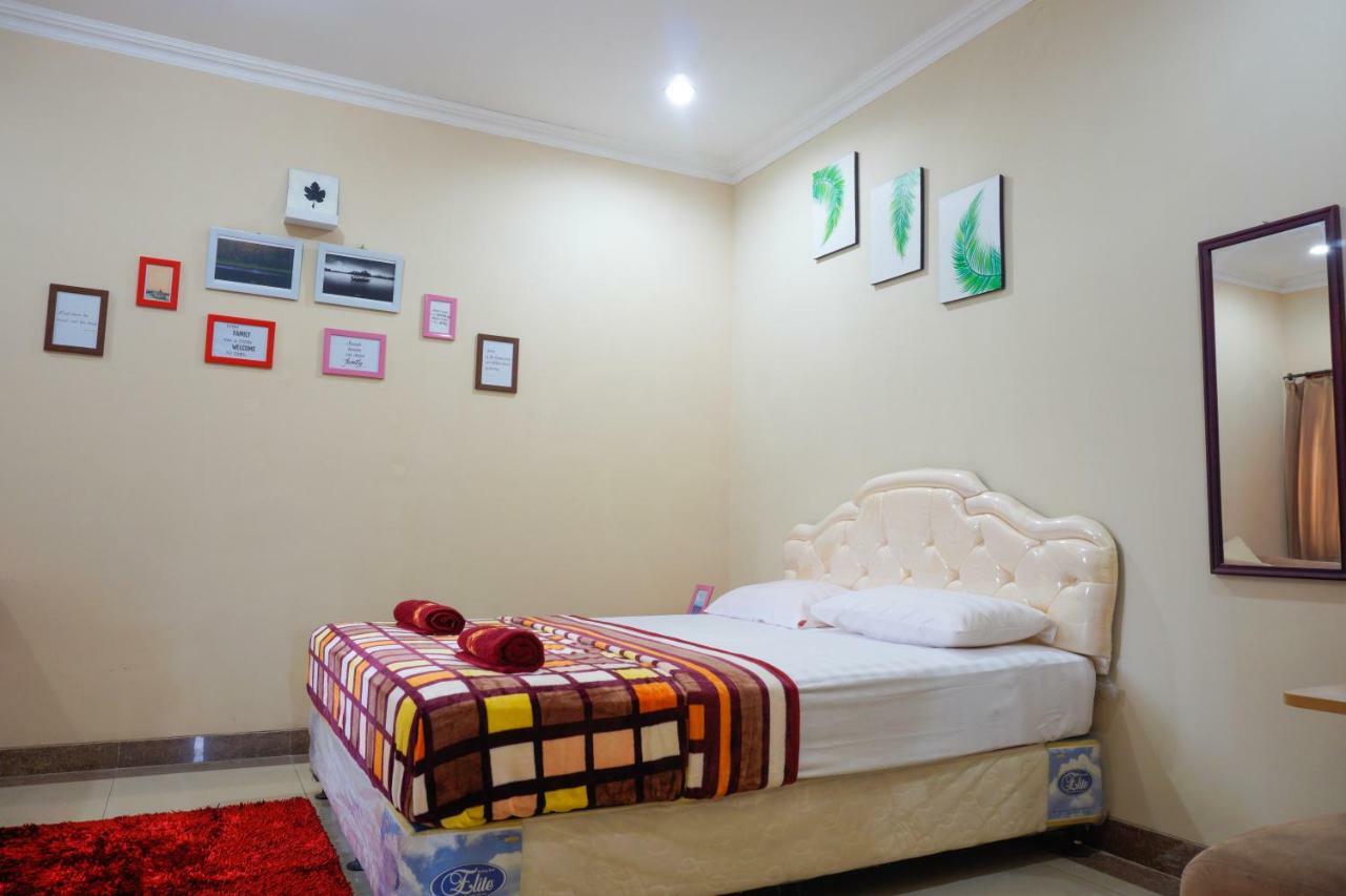 Larasmita Cisitu By Zenrra House *