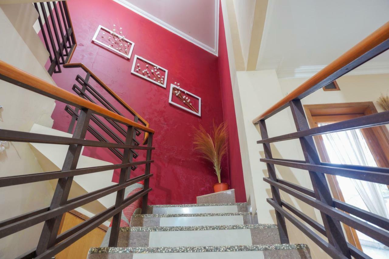 Larasmita Cisitu By Zenrra House