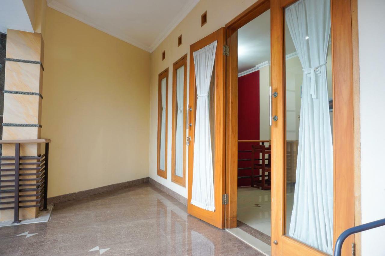Larasmita Cisitu By Zenrra House Rumah liburan