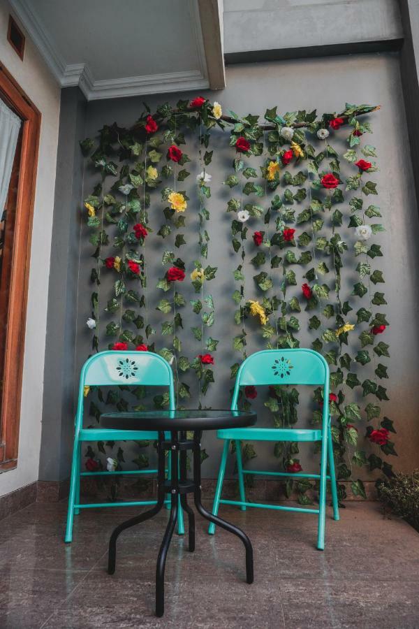 Larasmita Cisitu By Zenrra House